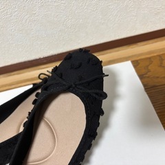 [値下げ中]menue フラットシューズ 21.5cmの画像