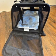 amazonベーシック ペットキャリーバッグの画像