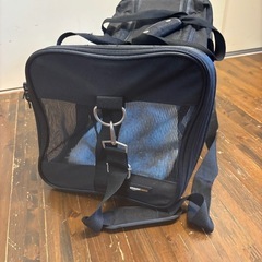 amazonベーシック ペットキャリーバッグの画像