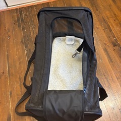 amazonベーシック ペットキャリーバッグの画像