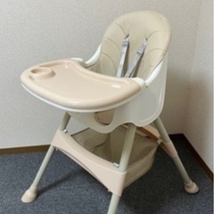 ハイチェアにもなるベビーチェアの画像