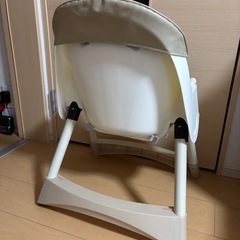 ハイチェアにもなるベビーチェアの画像