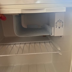 受け渡し予定の為　停止小型冷蔵庫の画像