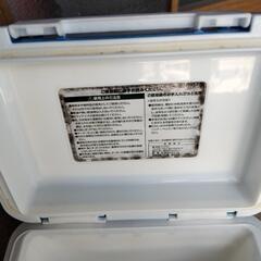 中古クーラーボックス　キャプテンスタッグ　小型　内寸15.5cm×22cm 内寸高さ約21.5cmの画像