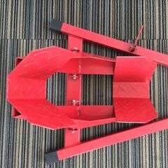 ○バイクスタンド フロント 赤 レッド 二輪車 ホイールクランプ  オートバイク 整備工具 整備 工具 オートバイ ディスプレイ バイク メンテナンス 中古品(NF250618)199-5の画像