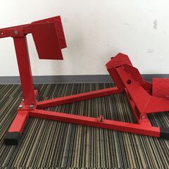 ○バイクスタンド フロント 赤 レッド 二輪車 ホイールクランプ  オートバイク 整備工具 整備 工具 オートバイ ディスプレイ バイク メンテナンス 中古品(NF250618)199-5の画像
