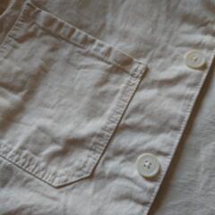 GU　 ホワイトジャケット　メンズSだけど大きめ　ビッグシルエット　Tシャツの上にの画像