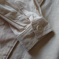 GU　 ホワイトジャケット　メンズSだけど大きめ　ビッグシルエット　Tシャツの上にの画像