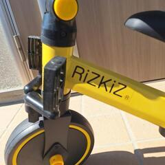 三輪車２台 RIZKIZ ３in1ストライダーと三輪ストライダーです。の画像