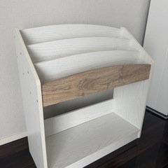絵本棚の画像