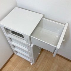 キャスター付き4段収納ケースの画像