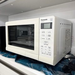 【超美品‼️】パナソニック 2020年製 15Lオーブンレンジ エレック ターンテーブル 角皿付き スチーム機能 ホワイト♪の画像