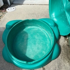 蓋付き砂場の画像