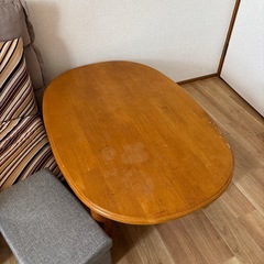 テーブル