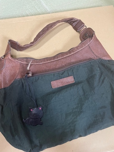 【美品】IBIZA 本革 レザー 猫 コアラ チャーム付き ショルダーバッグ コアラ ショルダーバッグ 猫 本革 レザー 【美品】IBIZA チャーム付き