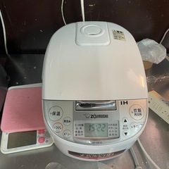 炊飯器の画像