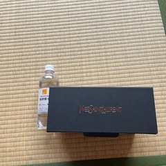 YSLの箱の画像
