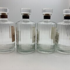 サントリー　響　空瓶　白タグ　茶タグ　４点セット　高さ20ｃｍ　送料無料の画像