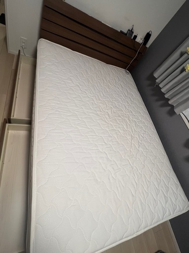 収納付ダブルベッド