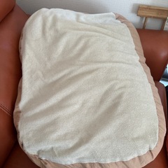 おやすみたまご　ベビー用品　クッション