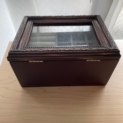 アンティーク調ジュエリーボックスの画像