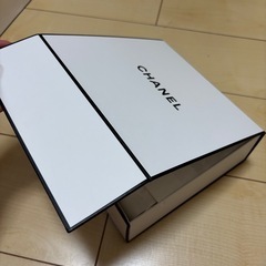 シャネル　CHANEL 箱とリボン４点の画像