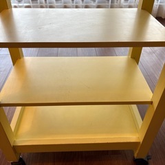 キャスター付き棚の画像