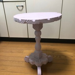 木製テーブルの画像