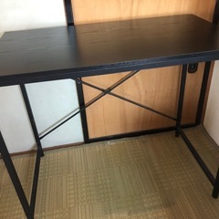 ラック付き　パソコンデスクの画像