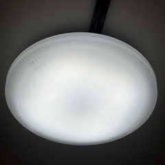 ③【超美品‼️】NEC 2022年製 8畳用LEDシーリングライト 照明器具 調光＆調色機能 リモコン付き♪  の画像