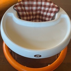 ベビー歩行器