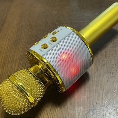 【中古美品】Wster WS-858 Bluetoothカラオケマイク（ゴールド）- 自宅がカラオケボックスに！LEDライトで気分もUP！の画像