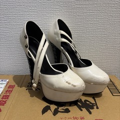 22cmヒールの画像