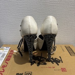 22cmヒールの画像