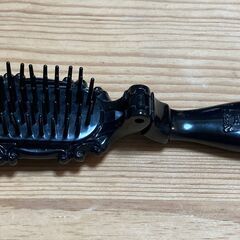 【ANNA SUI [アナスイ]】折り畳みヘアブラシの画像