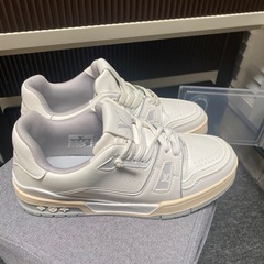 スニーカー
の画像