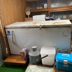 値下げ！近日処分　業務用　大型冷凍庫 