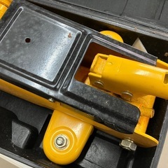 ☆値下げ☆I2506-479 2ton Hydraulic Floor Jack 車用 ジャック キズ汚れ有りの画像