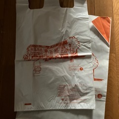 紙袋とナイロン袋の画像