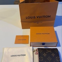 LOUIS VUITTON 　ポケットウォレット･LV チャーム