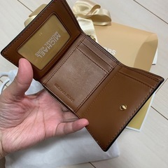 新品未使用‼️マイケルコース  折財布の画像