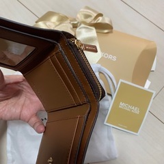 新品未使用‼️マイケルコース  折財布の画像