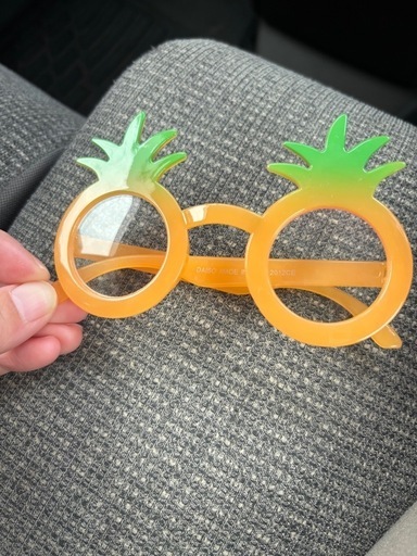 パイナップルサングラス