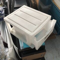 収納ケース　４つあります。一つでも可