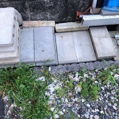 持って帰ってください❗️石やコンクリートガラの画像