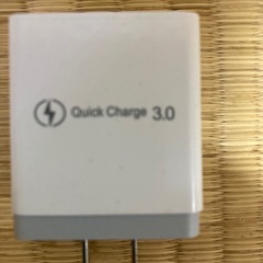 画像のUSBです。汚れある様に見えますが、ナイロンを剥がせば綺麗です。