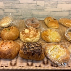 ⭐️お買い得パンセット⭐️6/18当店パン屋で焼いたパン13個と...