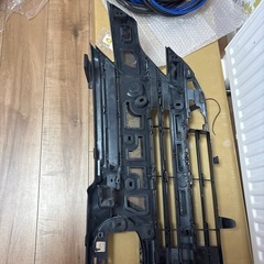前期30ヴェルファイア  純正グリルの画像