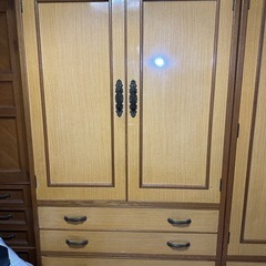 昔ながらの大型洋服タンス引き出し付き②