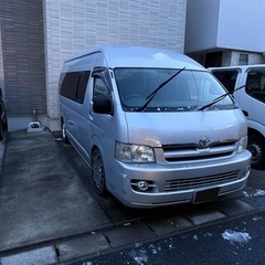 TOYOTA ハイエースの画像